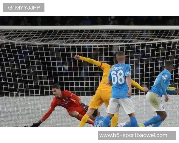 贾府后卫板仓滉震惊于欧冠前一天被通知踢后腰位置 贾府后卫板仓滉震惊于欧冠前一天被通知踢后腰位置